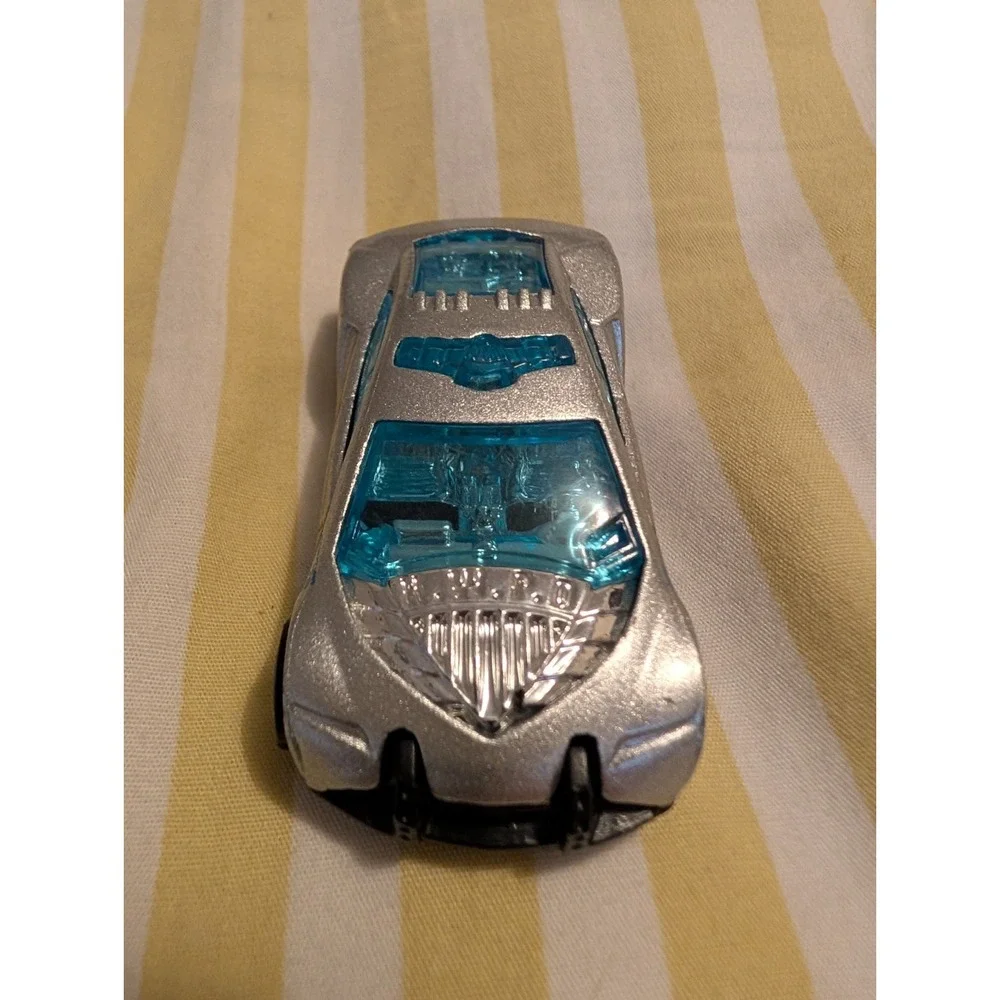 Hot Wheels Speed Trap Police Car Silver Diecast 1:64 Scale 2010 Mattel T9685